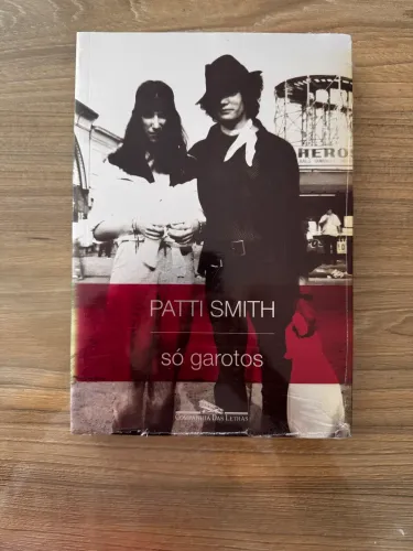Livro SÓ GAROTOS de PATTI SMITH NOVO