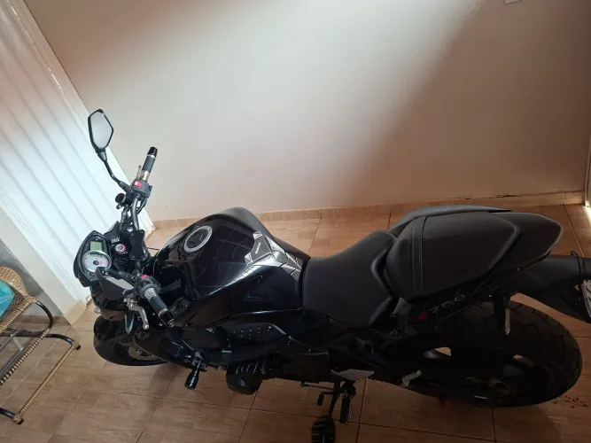 Vende-se uma Kavazaki 750 