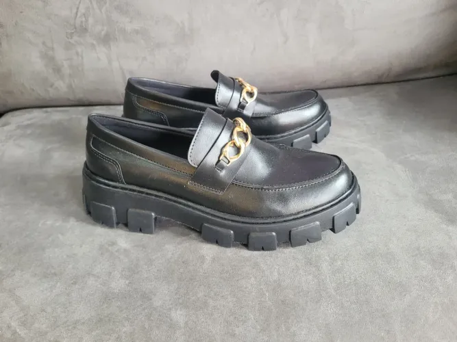 Mocassim tratarão marca Dubuy 40