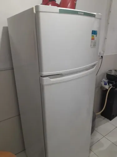 Geladeira semi nova