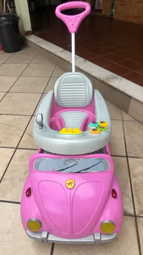 Carrinho de passeio infantil Fusca