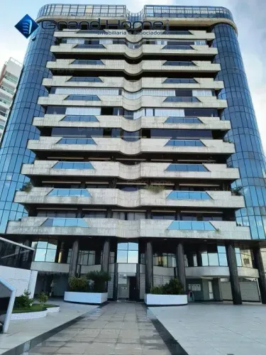 Cobertura 6 quartos em Itapuã