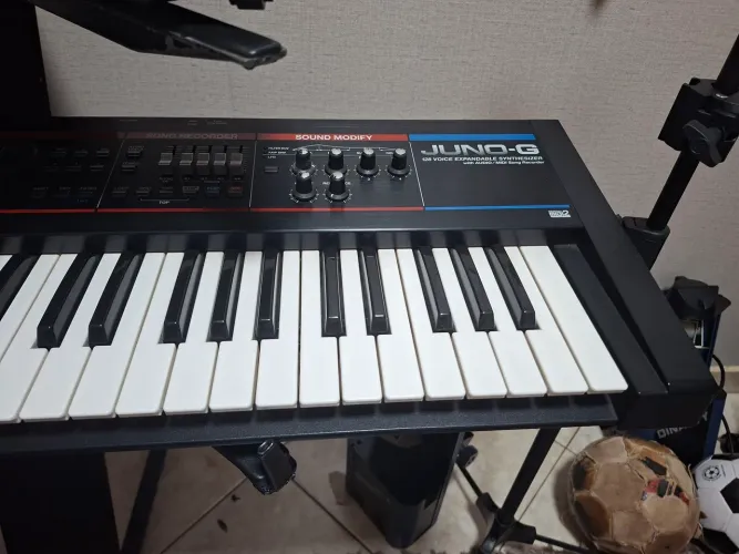 ROLAND JUNO G - $ 2.600,00 IMPECÁVEL