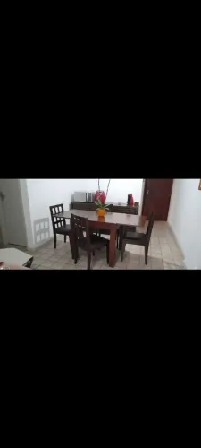Mesa retrátil e buffet de Madeira
