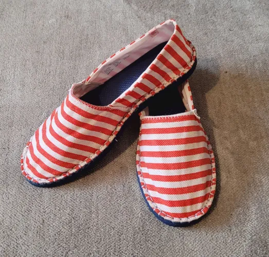 Sapatilha alpargata havaiana feminina origine listras vermelha e branca, tamanho 39.