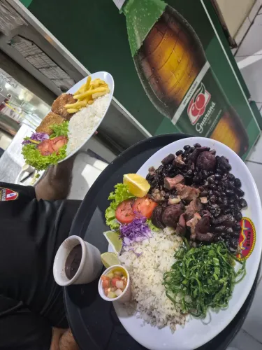 Vaga garçom com experiência CLT RESTAURANTE