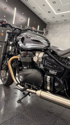 TRIUMPH BONNEVILLE BOBBER CHROME EDITION 1200cc 2023 Gasolina