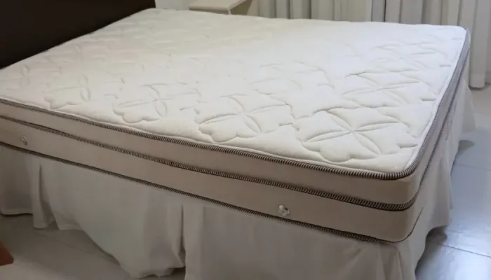 Cama box (Base mais Colchão) casal de Excelente Qualidade comprada em São Bento