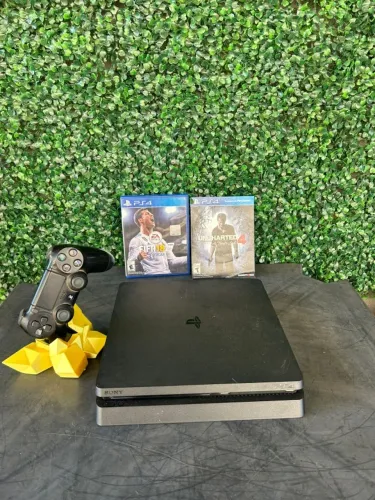 Ps4 Slim 2 jogos e 1 controle