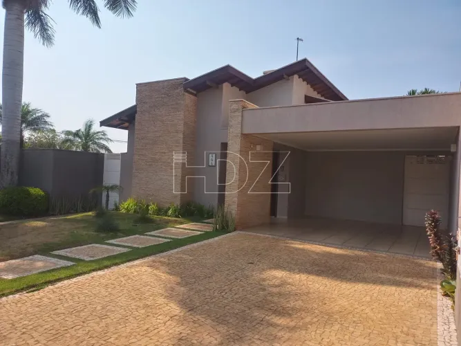Casa em condomínio à venda. Araraquara/SP