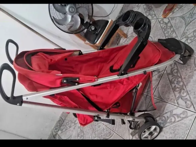 Carrinho bebê Cosco usado