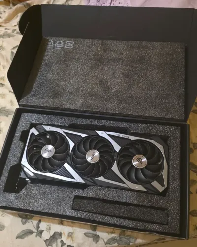 Placa de Vídeo Nvidia RTX 3070 Asus Rog Strix completa
