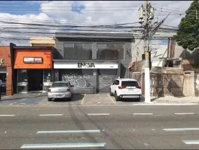 Imóvel comercial na Zaki Narchi, com recuo para vagas