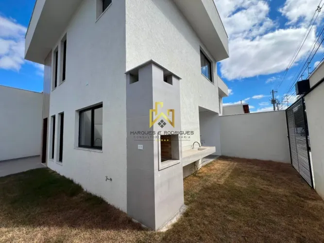 Casa de Esquina na melhor localização do Planalto