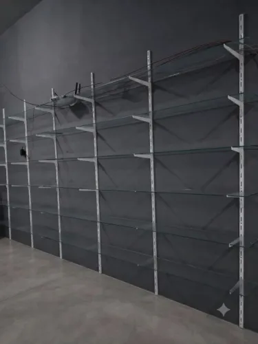 Sistema de Prateleiras Modulares de Vidro para Loja. ( Cremalheira)