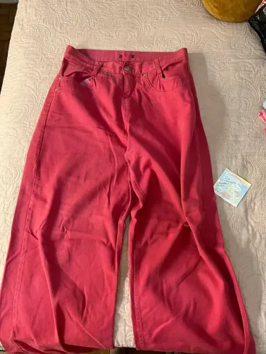Calça jeans rosa 