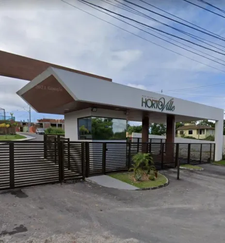 Casa duplex com 04 suítes no Condomínio Residencial Hortoville, Abrantes