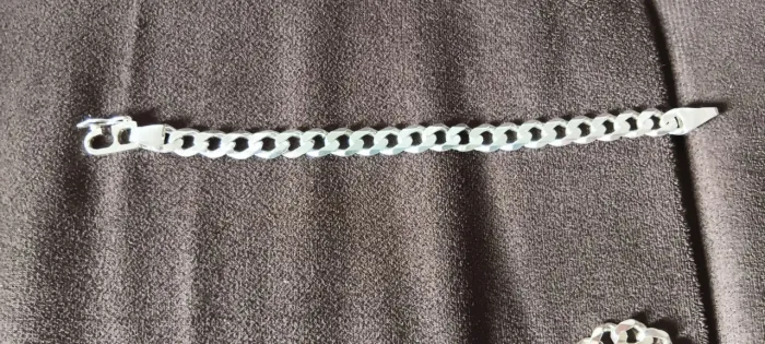 3 pulseiras de prata tipo 950 , quero $600 em cada ou 1500 nas 3 juntas