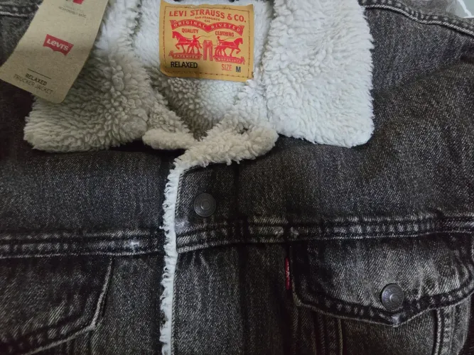 Jaqueta Jeans Levi's® Trucker Sherpa Relaxed Preta - Novas