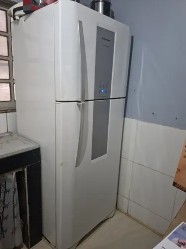 GELADEIRA ELECTROLUX FROST FREE DUPLEX - COM DEFEITO