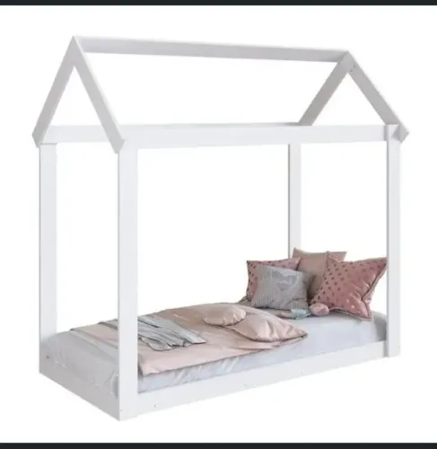 Cama montessoriana infantil branca em bom estado