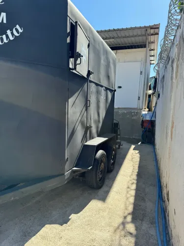 Trailer para 2 cavalos 