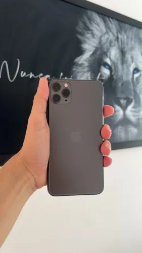     ? iPhone 11 Pro Max 