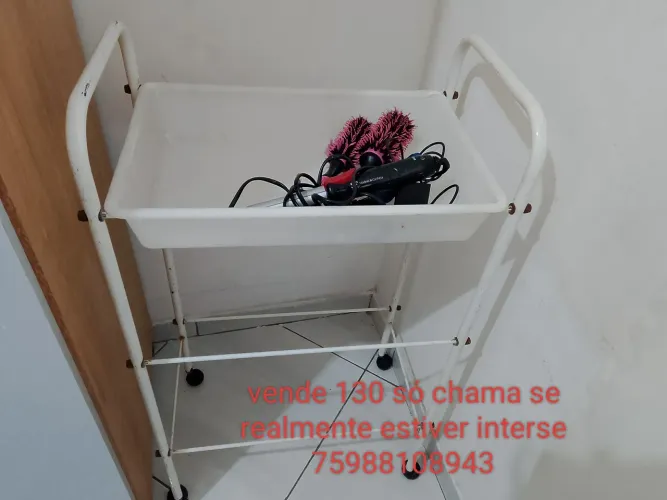 Carrinho de auxiliar de cabeleireiro