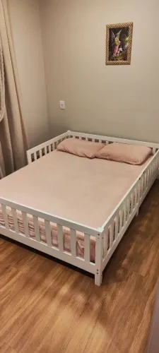 Cama montessoriana casal