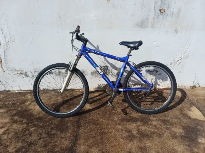 Bicicleta azul GTX
