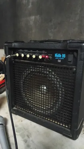 Caixa de som acustica