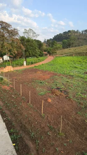 TERRENO À VENDA ENTRE BONFIM E BRUMADINHO 1.300 m² ÀS MARGENS DO RIO PARAOPEBA