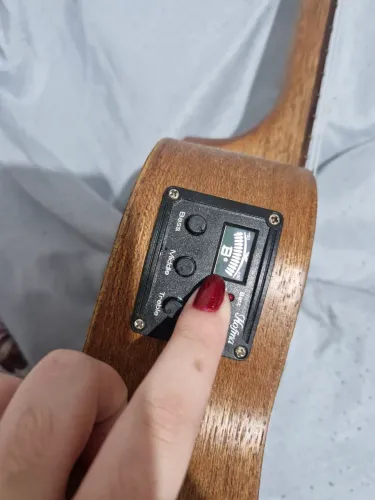Ukulele elétrico Shelby