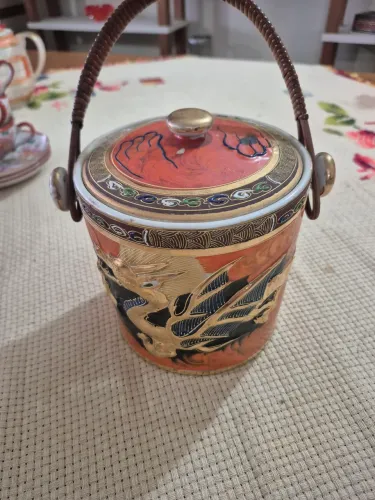 Bomboniére em porcelana chinesa
