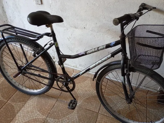 Bicicleta preta aro 26