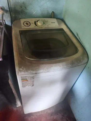 Máquina de lavar com defeito 