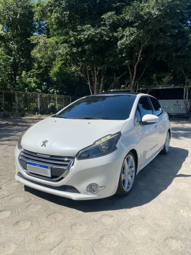 Peugeot 208 Griffe 1.6 Flex 16V 5P Aut. 2014