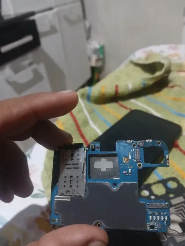Samsung A34 com defeito na placa apenas.