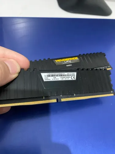 Memória RAM 2x 4GB