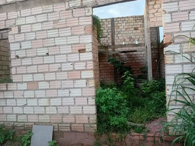 Casa com galpão