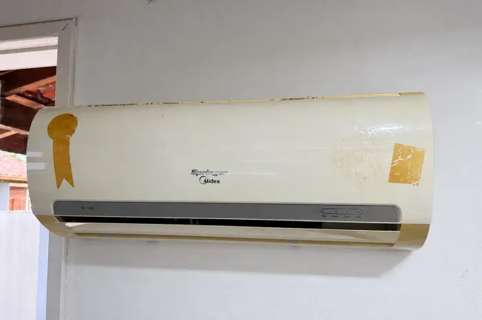 Vendo 2 Ares Condicionados 9mil BTU
