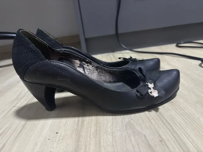 Sapato Scarpin Cravo e Canela, preto, couro, tamanho 35