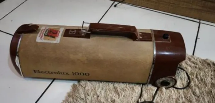 Aspirador de pó Electrolux 2000 Retrô