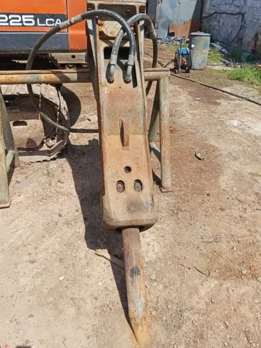 Rompendor hidráulico pra escavadeira.