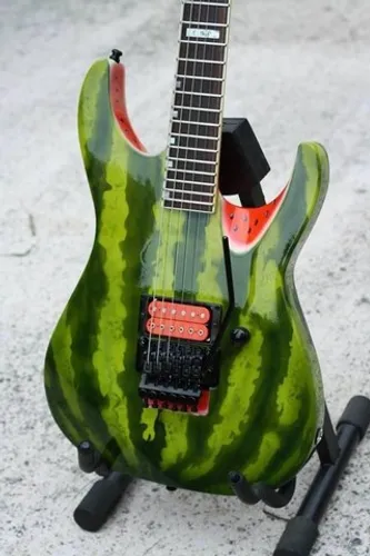 Guitarra, regulagem, manutenção. Guitar Tech. Negreiros Luthieria.