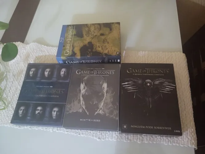 Dvds e BLUE rays das temporadas de Game of Throns