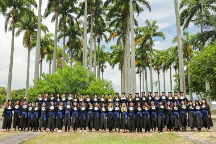 Aluguel de Becas e Cadeira de Formatura