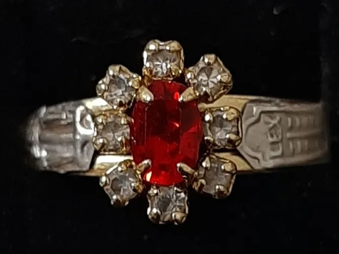 ANEL DE FORMATURA VIRTUAL DIREITO FEMININO BANHADO A OURO 18K