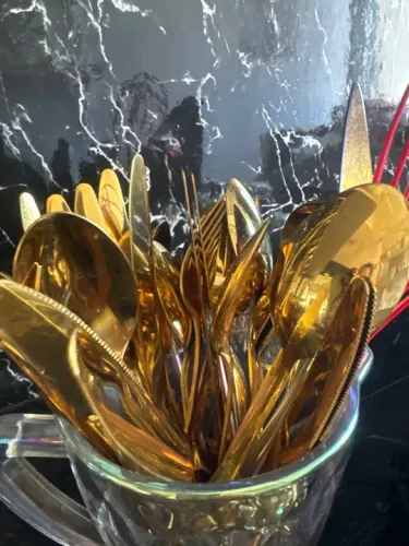 Faqueiro dourado 24 peças novo em inox
