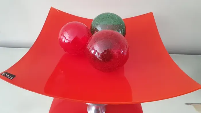 Maravilhoso Centro de mesa com 3 bolas decorativas de vidro